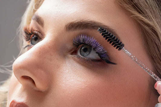 Lash Trends 2025: Tubing Tech, Quiet-Color Mascaras & Wispy “Wet Look” Lashes (Plus the Rise of No-Mascara Days)